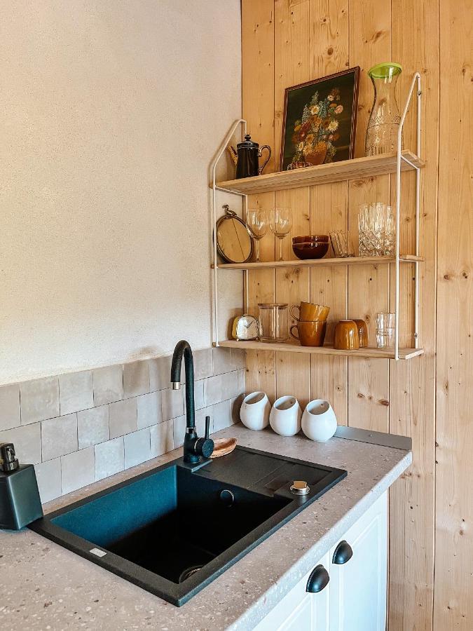 לינה וארוחת בוקר Sadu Elysian Fields - The Island Tiny House מראה חיצוני תמונה